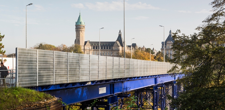 Pont bleu provisoire 