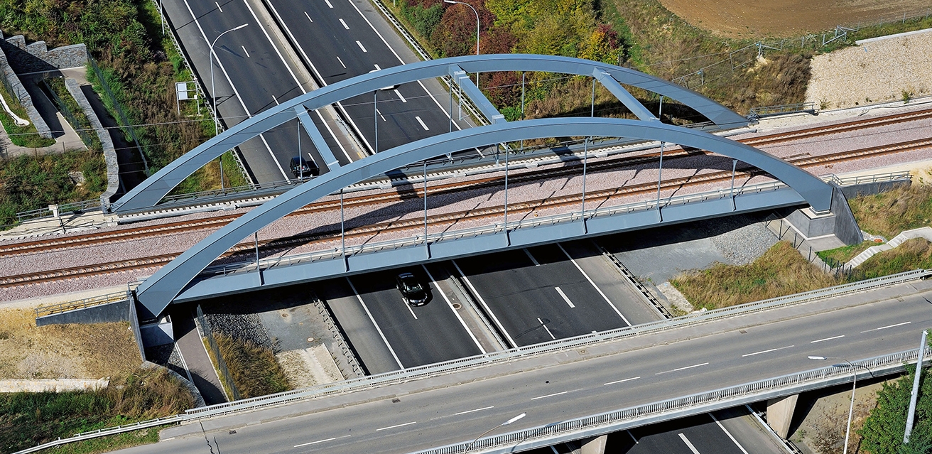 Pont ferroviaire sur autoroute A6