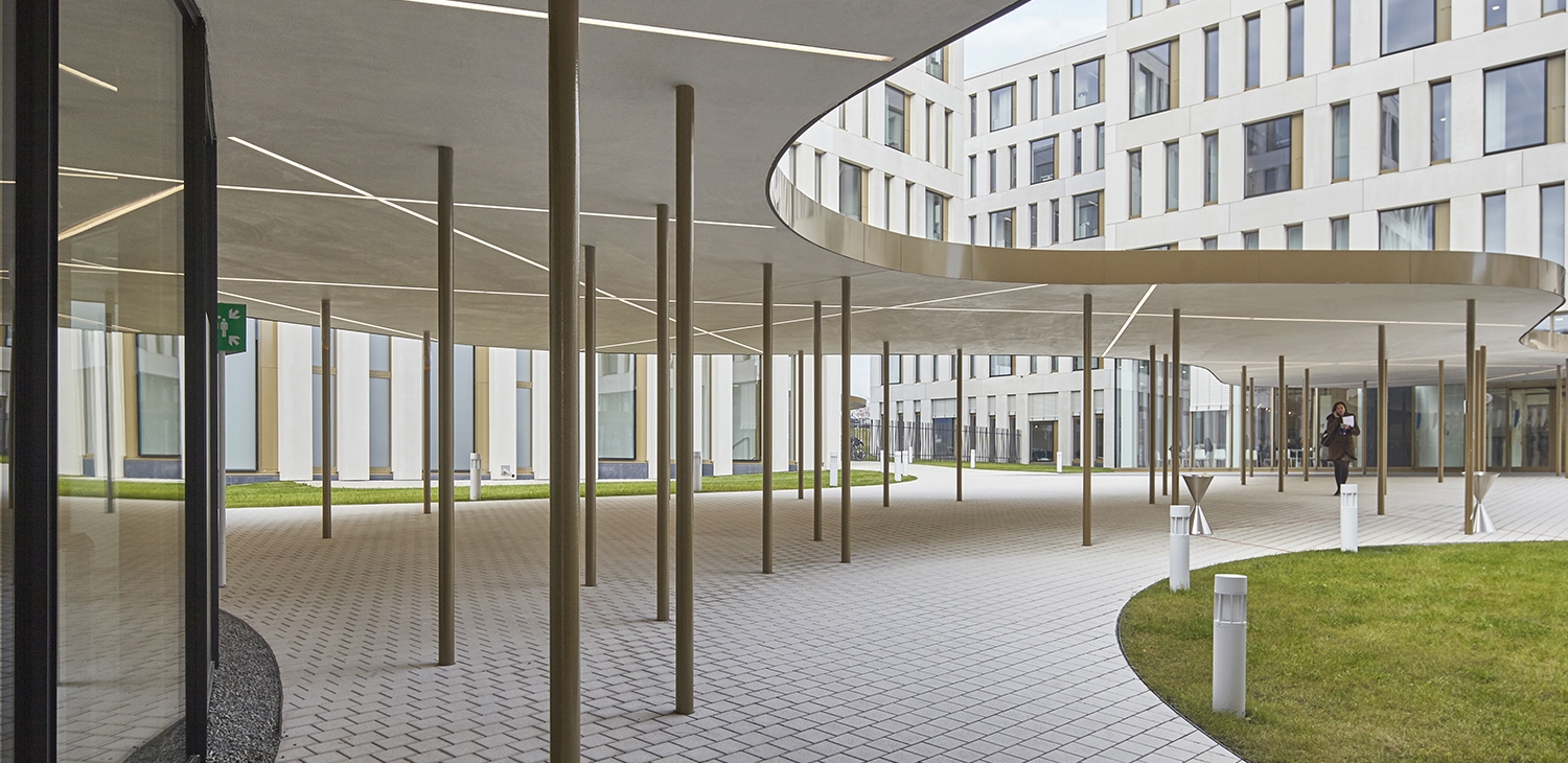 Empfangspavillon und Überdachung - IAK Gebäude